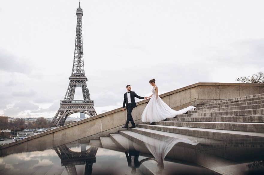 Paryż jest jednym z kierunków chętnie wybieranych przez pary