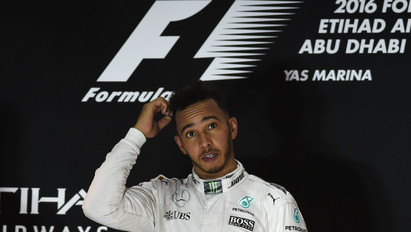 Tagadnak, de Hamilton gyanakszik: szándékosan tehette tönkre az autóját a Mercedes