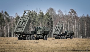 Potężne HIMARS-y jadą na granicę z Rosją. Nowa dostawa tuż, tuż