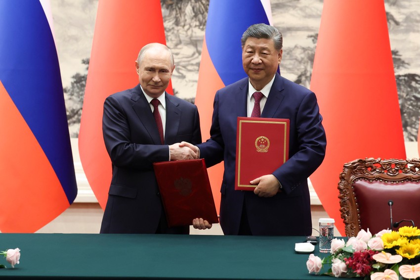 Vladimir Putin i Si Đinping tokom ceremonije potpisivanja dokumenata u Pekingu 20. maja