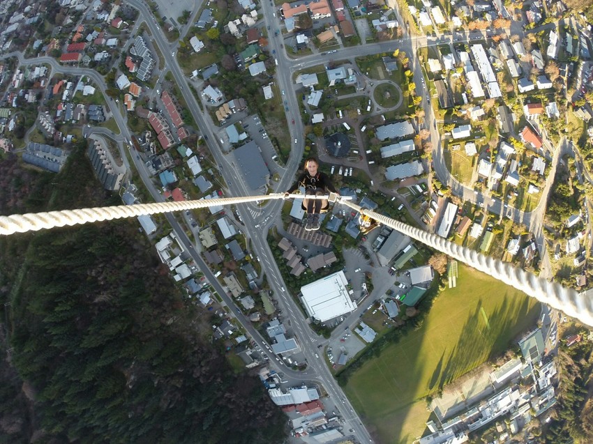 Ana se priprema da započne svoju tačku