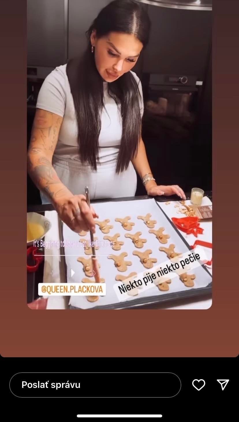 Zuzana Plačková piekla medovníčky. 