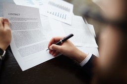 Koniec batalii o oskładkowanie zleceń. Prezydent podpisał ustawę