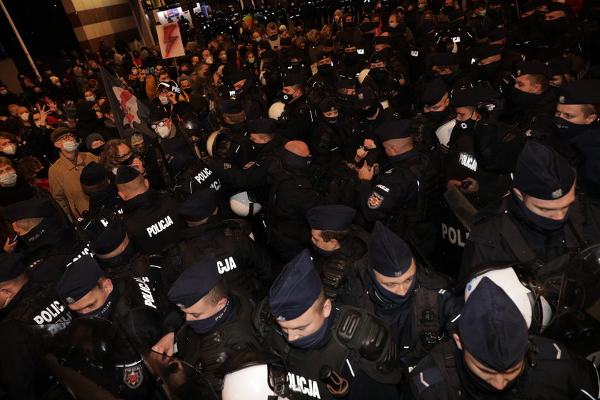 Trwają protesty w Warszawie - interweniowała policja