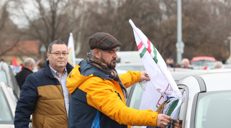 A Magyar Szakszervezeti Szövetség (MASZSZ) autós demonstrációja / Fotó: Zsolnai Péter