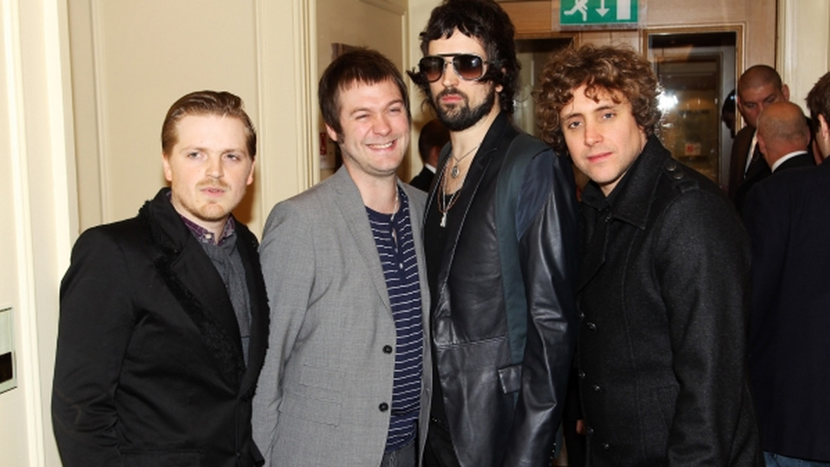 Tom Meighan z zespołu Kasabian nazwał członków brytyjskiego boysbandu One Direction "pięcioma małymi fajfusami".