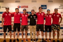 Kamil Stoch: Latem w kombinezonach czujemy się jak w saunie