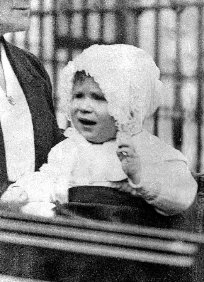Późniejsza królowa Elżbieta II w 1927 r.