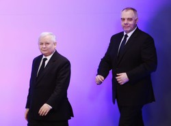 "Kopacz jest jak generał Jaruzelski". Co Kaczyński chce wmówić Polakom?
