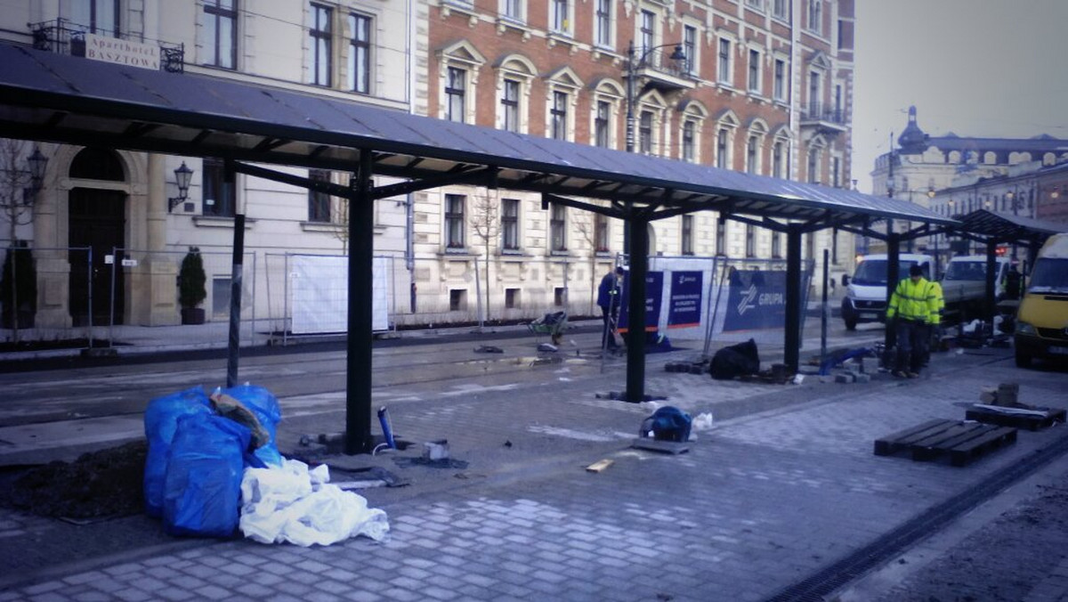 Szykują się zmiany w kursowaniu tramwajów. Jutro zaczną one jeździć ulicą Basztową w centrum miasta. Chodzi o odcinek: Stary Kleparz – ul. Basztowa – Dworzec Główny.