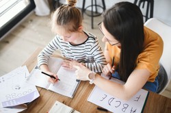 Rok bez prac domowych. Prawie wszyscy chcą, aby je jak najszybciej przywrócić