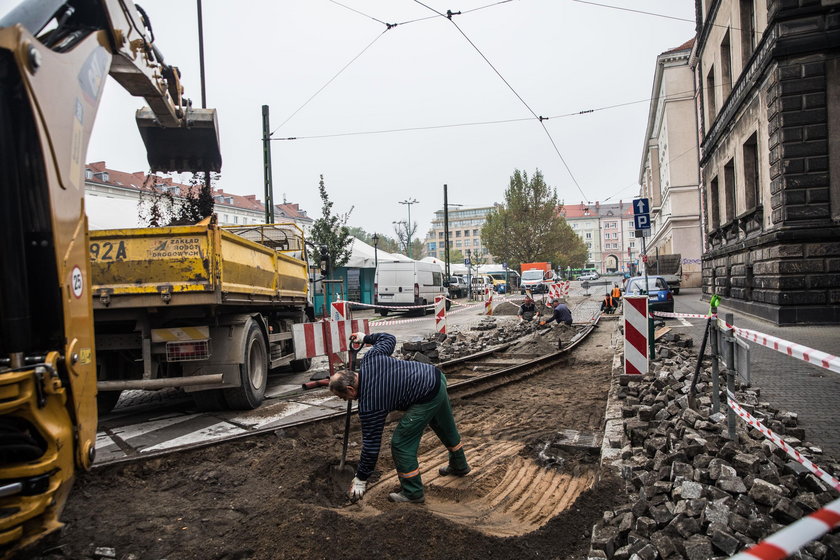 Naprawa kostki na placu Wielkopolskim