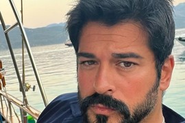 Bali-begu rekli da mu je MAJKA RUŽNA čim su videli OVU SLIKU! Kad im je odgovorio, POSTIDELI SU SE, ako znaju za sram: "Ta ružna žena..."