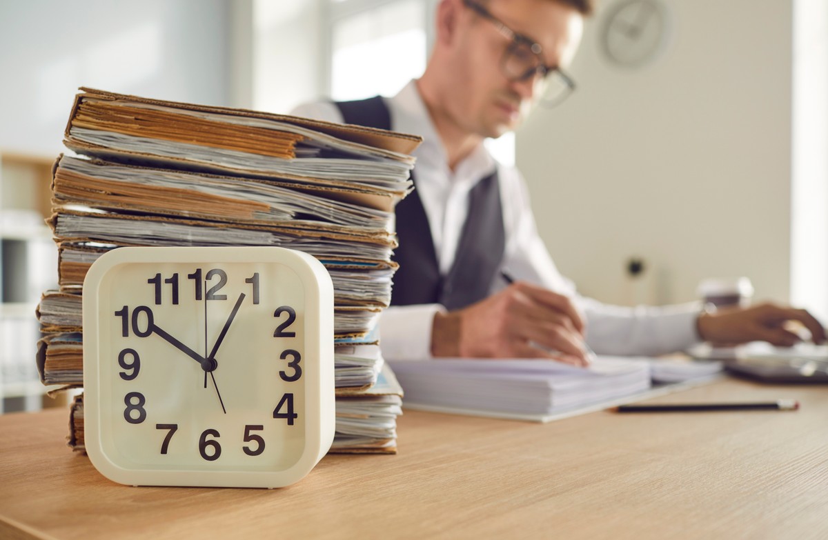 czas pracy, dokumenty, księgowy, nadgodziny