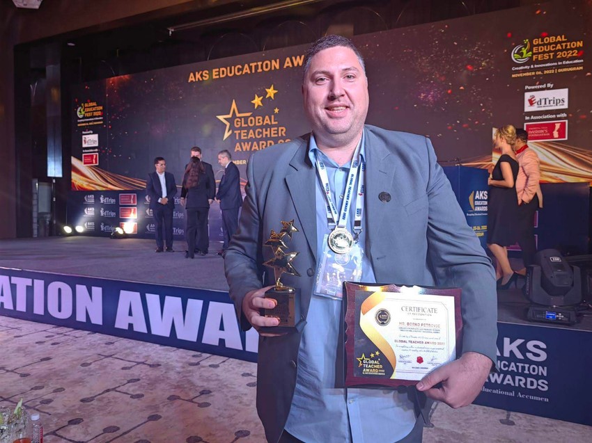 Nastavnici i veštačka inteligencija mogu da koegzistiraju u nastavi, smatra profesor Borko Petrović, najbolji edukator na svetu