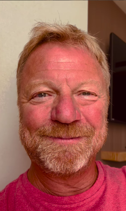 Ostrihaný Maroš Kramár