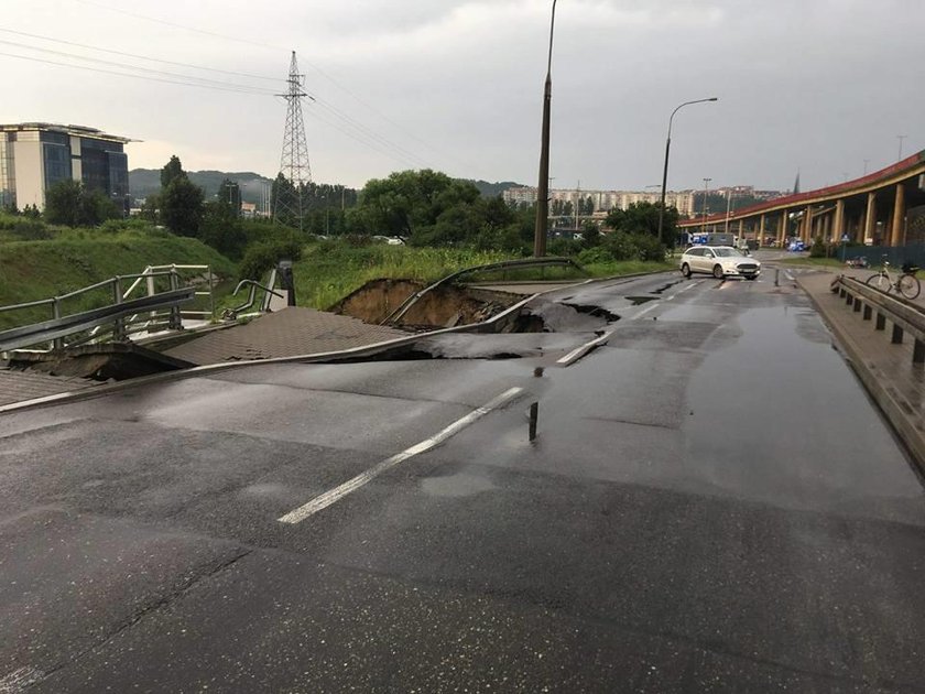 Fatalne skutki ulewy w Gdyni. To okolice ul. Janka Wiśniewskiego i Kontenerowej