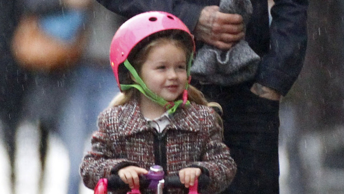 David Beckham na spacerze z córką