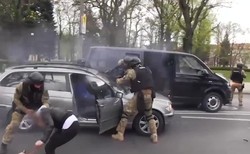 Trzy lata wyłudzali odszkodowania za kolizje na niby. Spektakularna akcja CBŚP na drodze