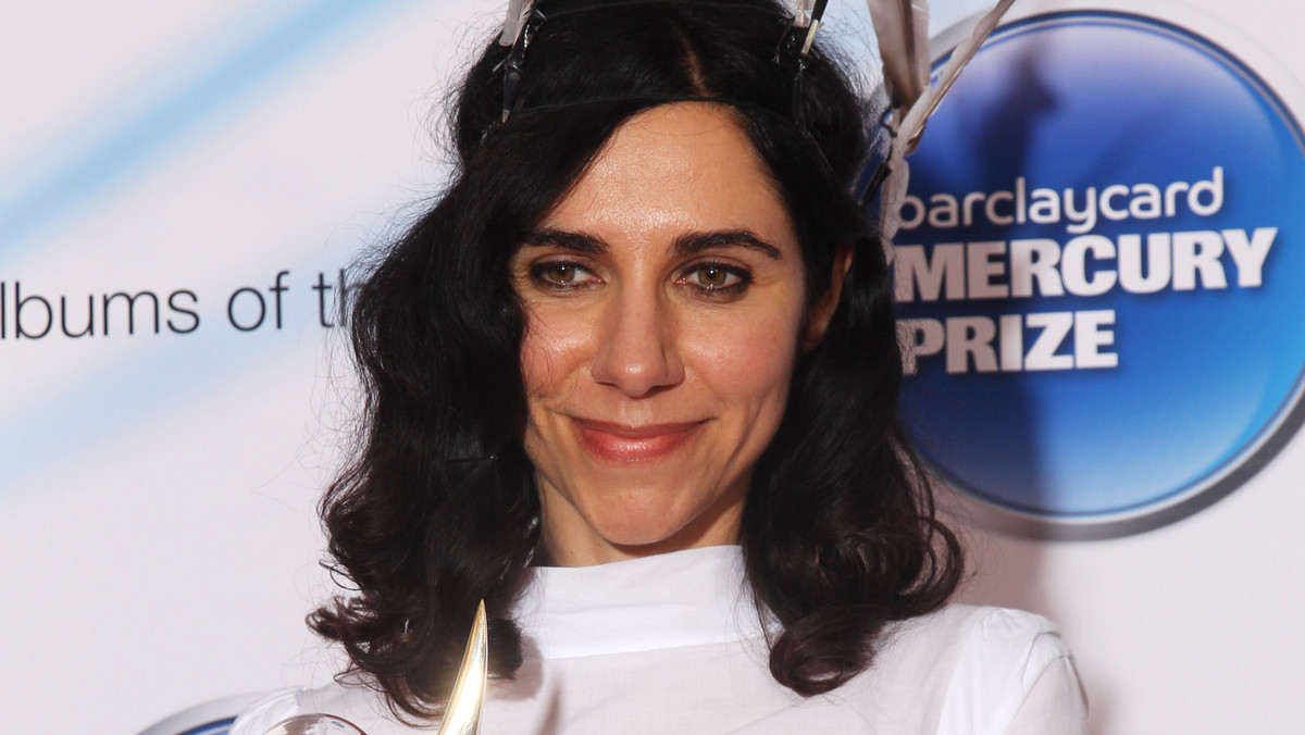 PJ Harvey skomponowała muzykę do sztuki "Hamlet" Szekspira, wystawianej w londyńskim Young Vic Theatre.