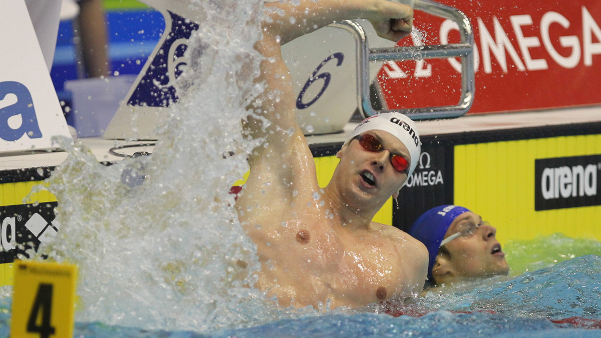 Konrad Czerniak bijąc rekord Polski zdobył złoty medal w wyścigu na 100 metrów stylem motylkowym podczas rozgrywanych w Szczecinie mistrzostw Europy na krótkim basenie.