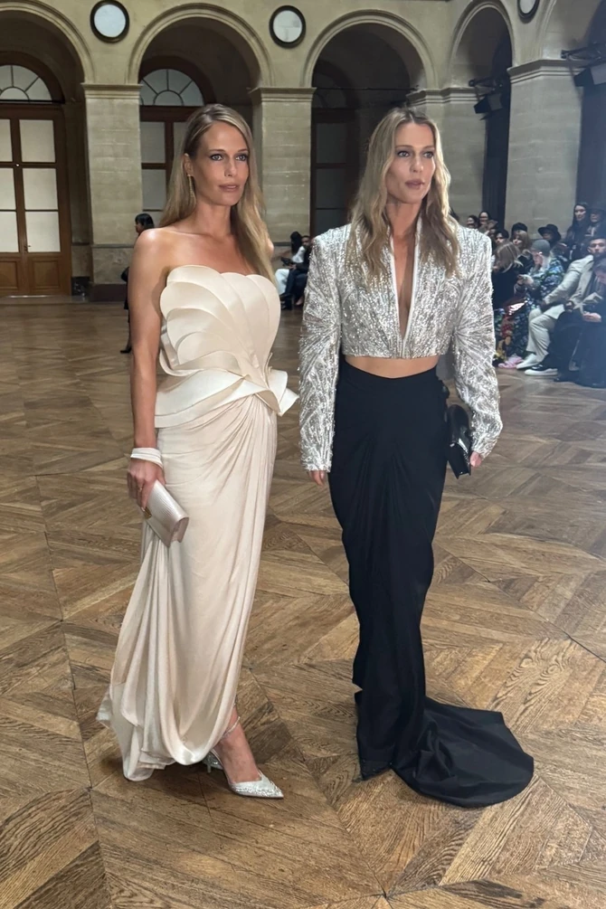 Eliza i Amelija Spenser na Nedelji mode u Parizu 