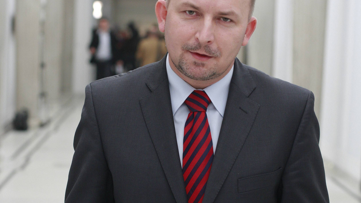 Sąd partyjny PO nie wyznaczył jeszcze terminu zajęcia się wnioskiem opolskiej Platformy o wykluczenie z partii posła Roberta Węgrzyna za jego wypowiedź o homoseksualistach. Jednak politycy PO już mówią, że Węgrzyn nie zasłużył na wyrzucenie z PO, tylko na łagodniejszą karę.
