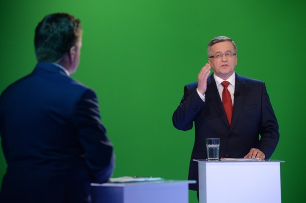 Bronisław Komorowski podczas debaty w wirtualnym studiu TVN w Warszawie