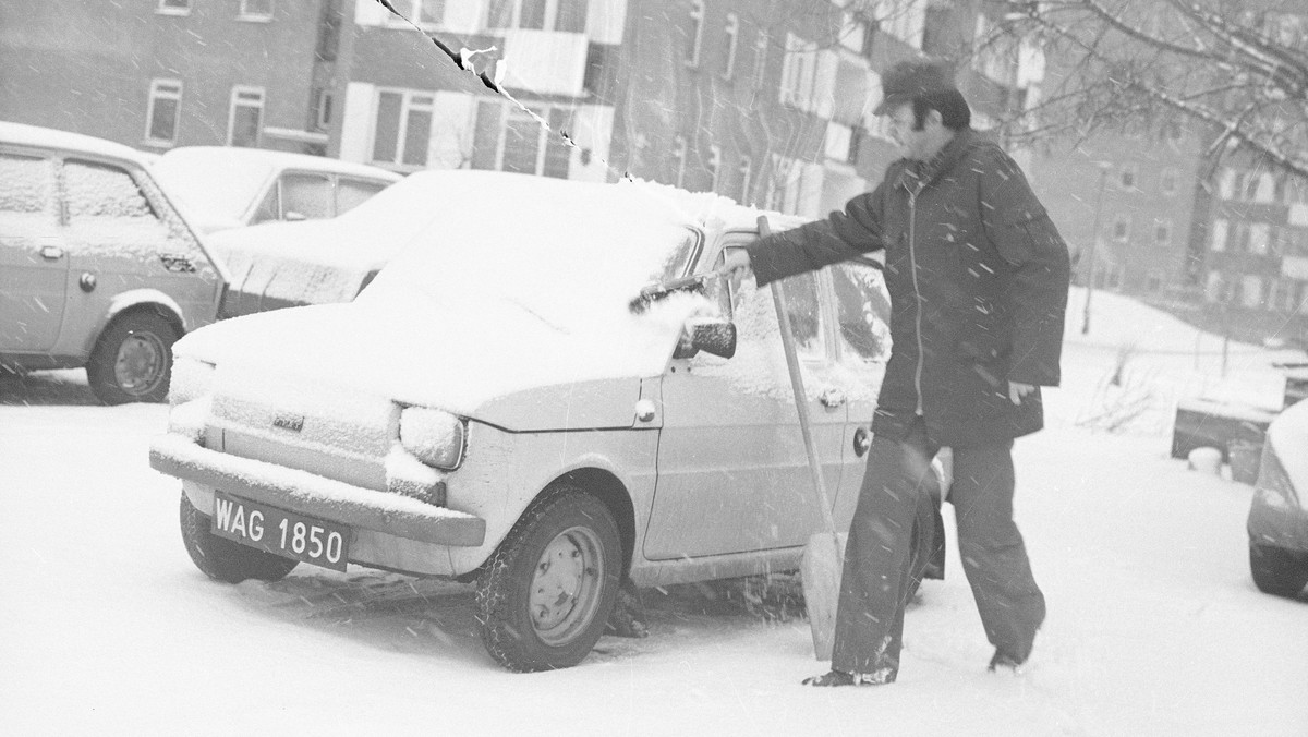 Kiedyś to były zimy! Zdjęcie wykonano w Warszawie w 1981 r.