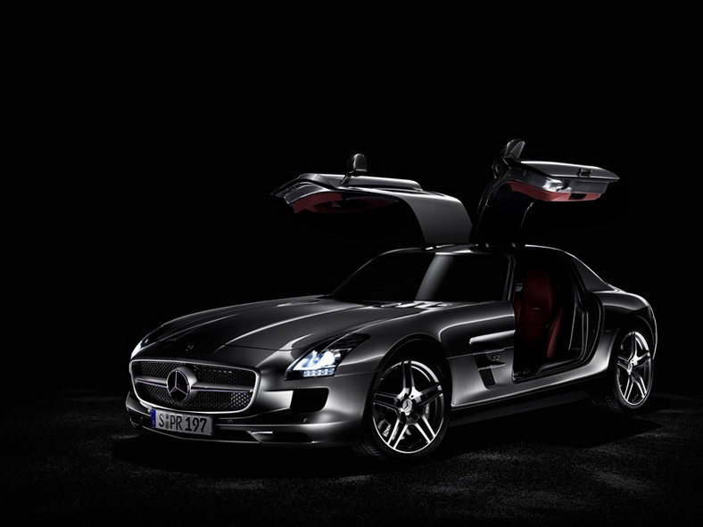 Mercedes SLS AMG w całej okazałaości