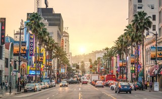 Los Angeles eksperymentuje z dochodem podstawowym