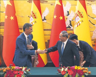 Pekin kusi Europejczyków inwestycjami na przekór Brukseli