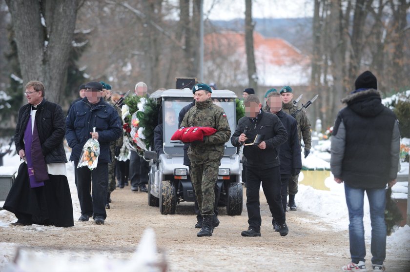 Żołnierz, który walczył w Afganistanie, zginął wracając z pogrzebu teściowej