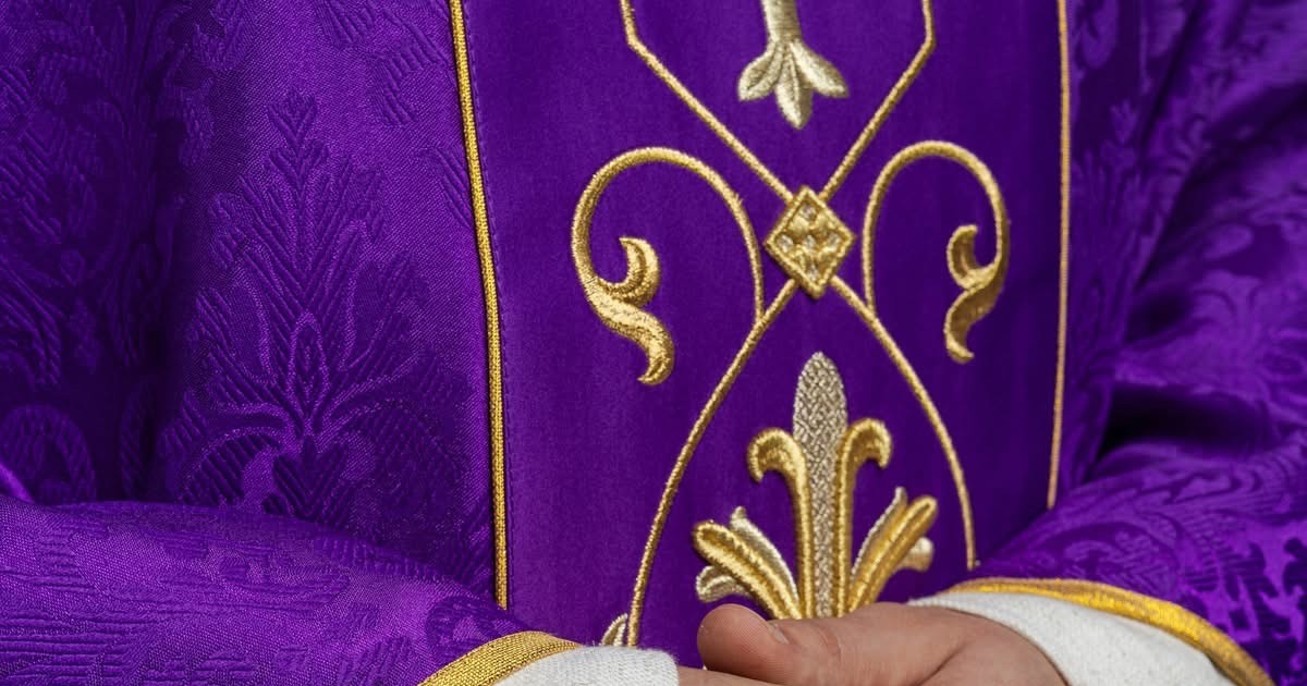 Liturgical vestments and creating a priest's image: Professionalism and ...