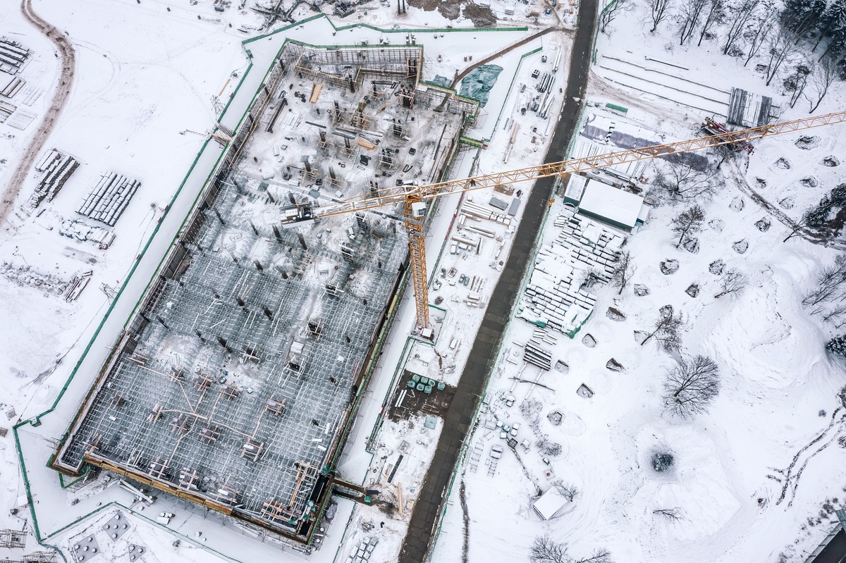 Nowe technologie ratują zimowe budowy. Prace trwają, ale ryzyko jest większe