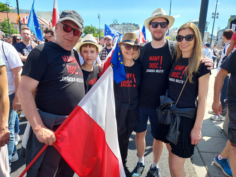 — Mamy dość życia w strachu, że pewnego dnia obudzimy się na Białorusi — mówią Anna i Janek, którzy na marsz 4 czerwca wybrali się z rodziną.