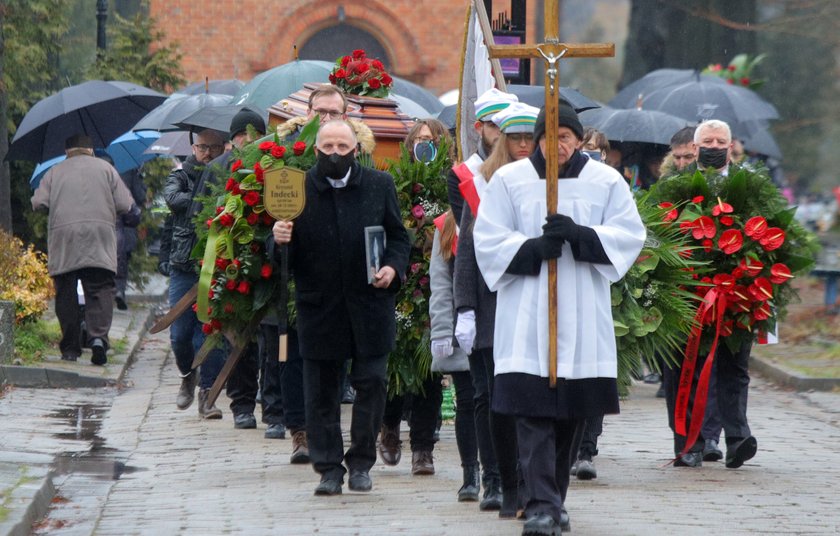 Profesor Krzysztof Indecki nie żyje. Spoczął przy tragicznie zmarłej żonie