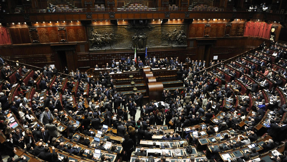 Bez rezultatu zakończyło się dziś w parlamencie Włoch drugie głosowanie nad wyborem prezydenta kraju. W popołudniowym głosowaniu oddano najwięcej pustych kartek. Tak głosowała zarówno centrolewica, jak i centroprawica.