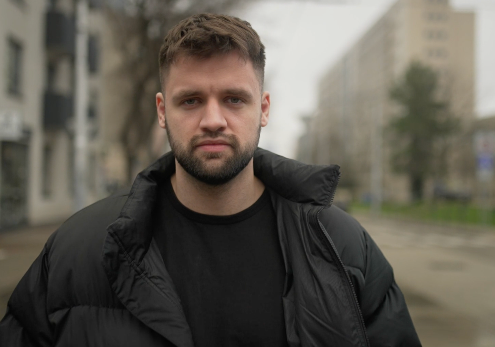 Filip Sulík ukázal v šou Bez servítky byt svojho otca Richarda.