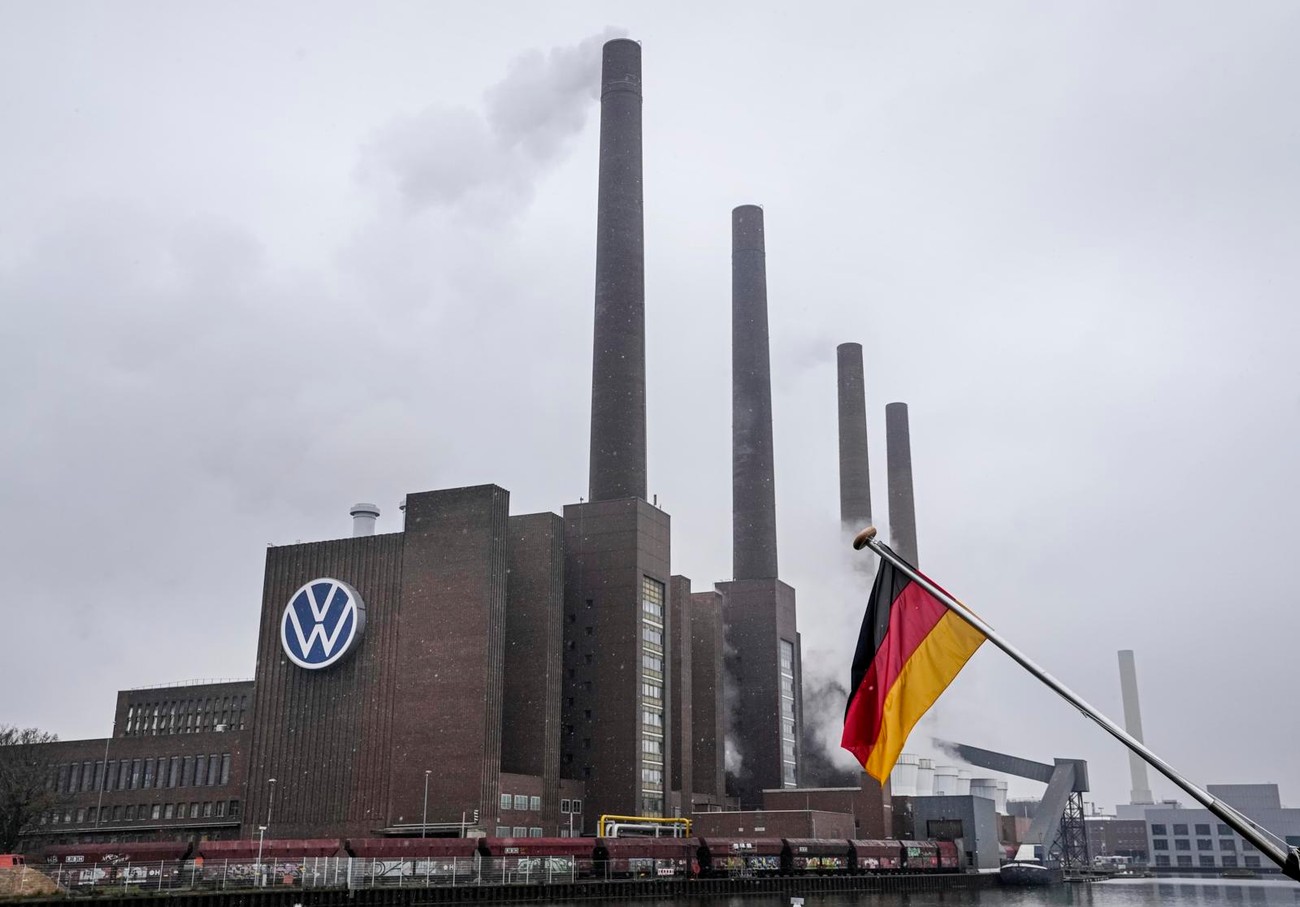 Volkswagen planira da uloži milijarde u veštačku inteligenciju: Ulaganje će biti fokusirano na softver i mikročipove za automobile
