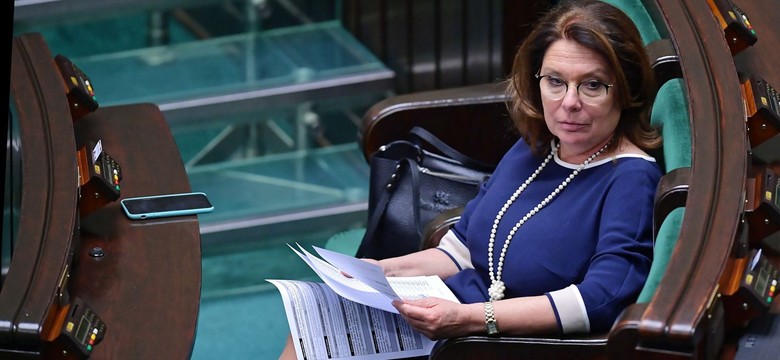 Nowe rządowe wytyczne w sprawie epidemii i przedwyborcze zamieszanie w PO [RELACJA]