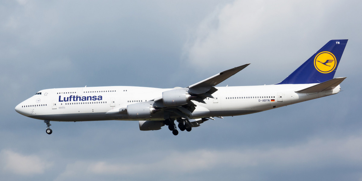 Boeing 747-8I "Niedersachsen" o rejestracji D-ABYN ma niespełna 6 lat. W barwach Lufthansy samolot obsługuje m.in. połączenia z Frankfurtu do Meksyku, Tokio, Chicago czy Houston. 