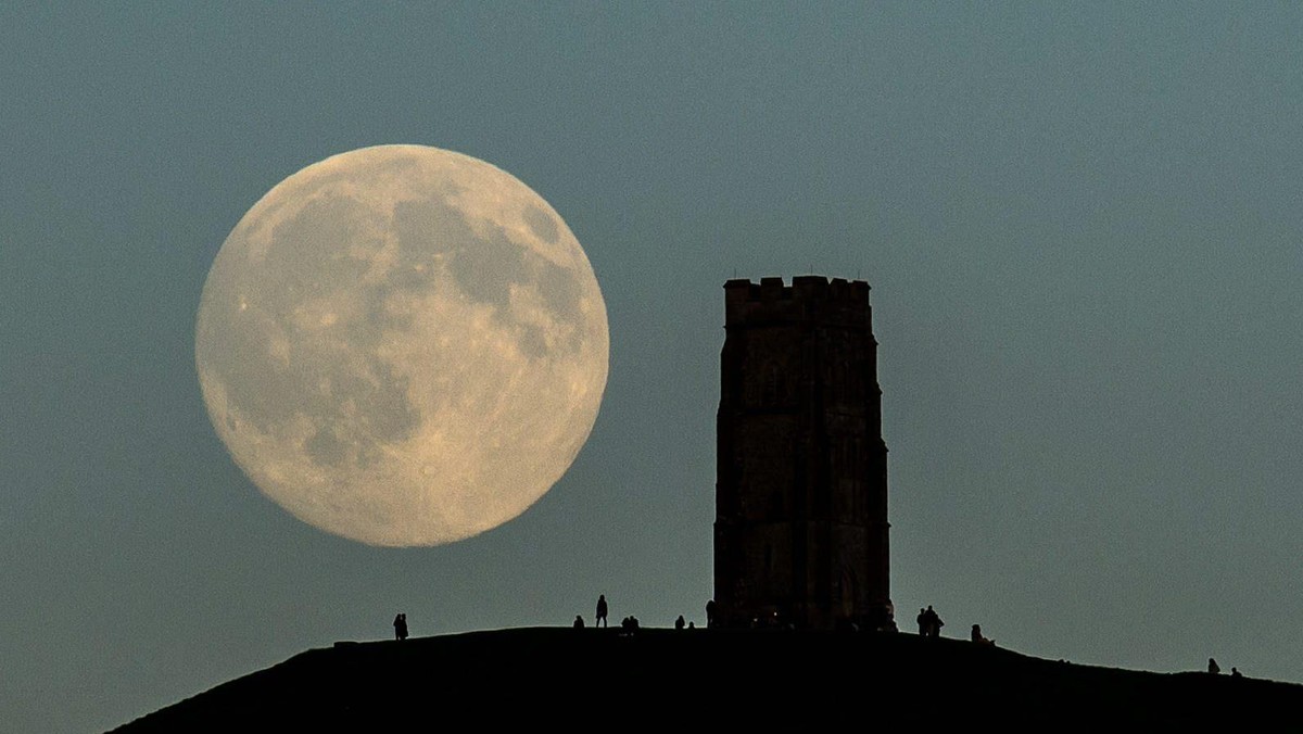 Glastonbury Blue Moon