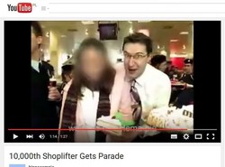 Pracownicy sklepu uczcili 10 tysięcznego ... złodzieja [WIDEO]