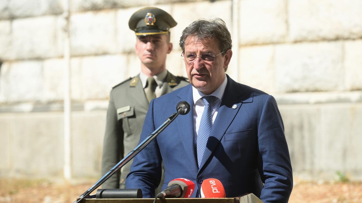 Bratislav Gašić, ministar odbrane