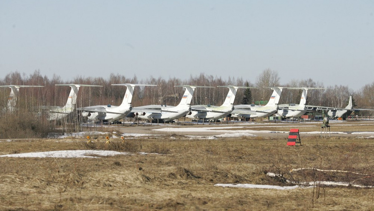 Lotnisko "Smoleńsk-Siewiernyj", w okolicach którego 10 kwietnia 2010 roku rozbił się samolot Tu-154M z prezydentem Lechem Kaczyńskim na pokładzie, do 2013 roku stanie się lotniskiem klasy międzynarodowej, dysponującym najnowszym sprzętem - informuje serwis kp.ru.