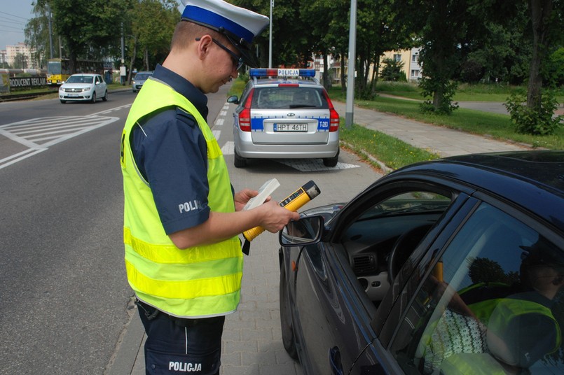 Kontrola drogowa, alkomat, policja