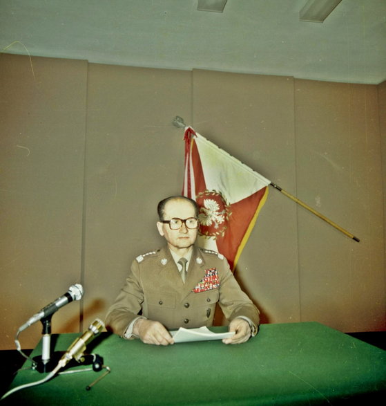 Gen. Wojciech Jaruzelski ogłaszający wprowadzenie stanu wojennego 