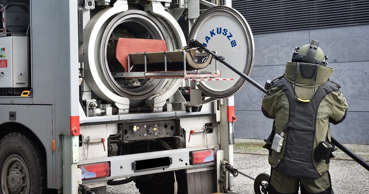 Kontrterroryści i saperzy na gdańskim Ujeścisku. Co się dzieje? Policja tajemniczo milczy