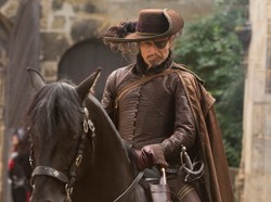 Gwiazda "Trzech muszkieterów", Mads Mikkelsen: Najważniejsza jest czujność